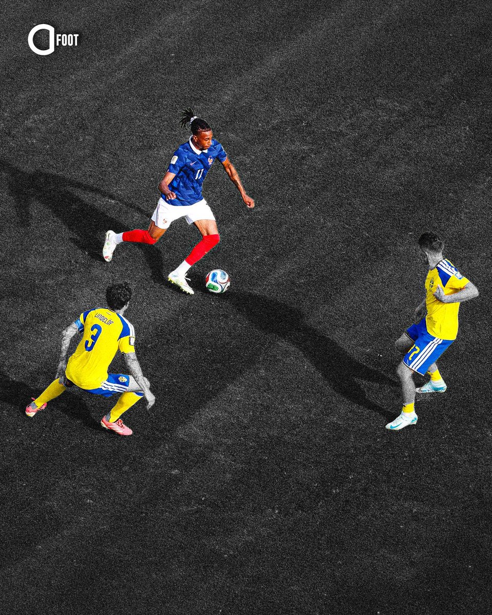 ActuFoot_'s tweet photo. Le joueur le plus complet de ce monde. https://t.co/RKs81FJrhe
