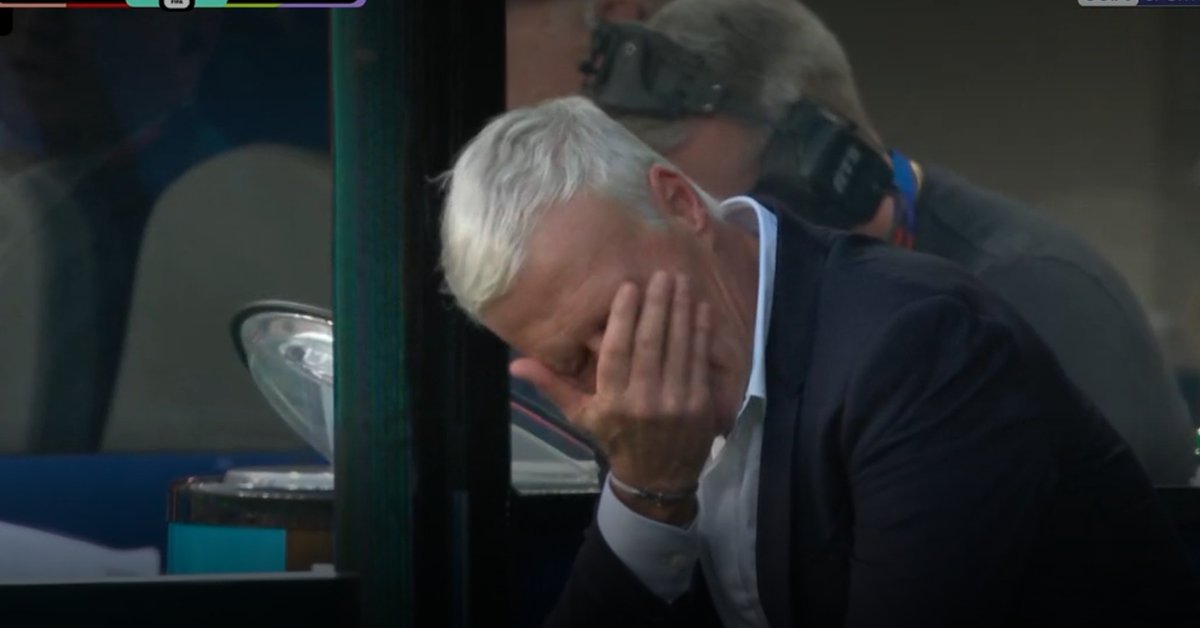 doflaFR's tweet photo. deschamps sur la passe ratée de cherki jfkdsklmfjdsml https://t.co/vCbJJoGnBJ