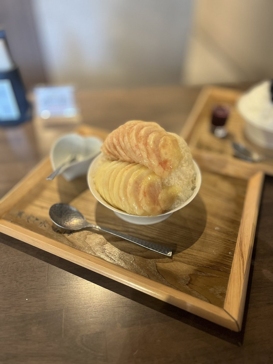 111_wanwaninu's tweet photo. 圧倒的に美味しかったかき氷4選🍧
パレスホテルは今年も予約した♡ https://t.co/X1vwFTjtzL