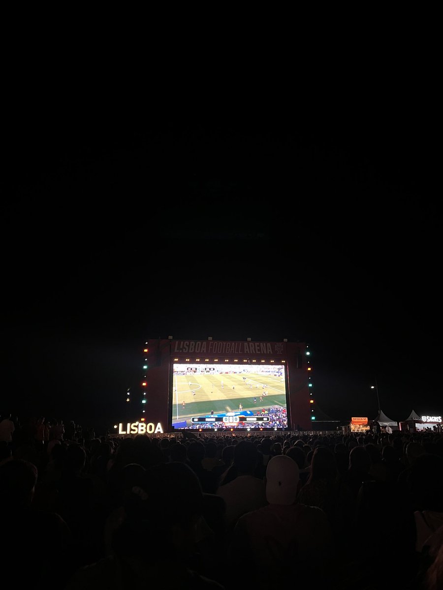 M7mdattia44's tweet photo. عاوز أكمل كاس العالم هنا ف البرتغال 😍 https://t.co/CxLCk7o16N