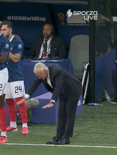 Footballogue's tweet photo. DD sur le but de Mbappé 😂😂 https://t.co/AP9yX67bB0
