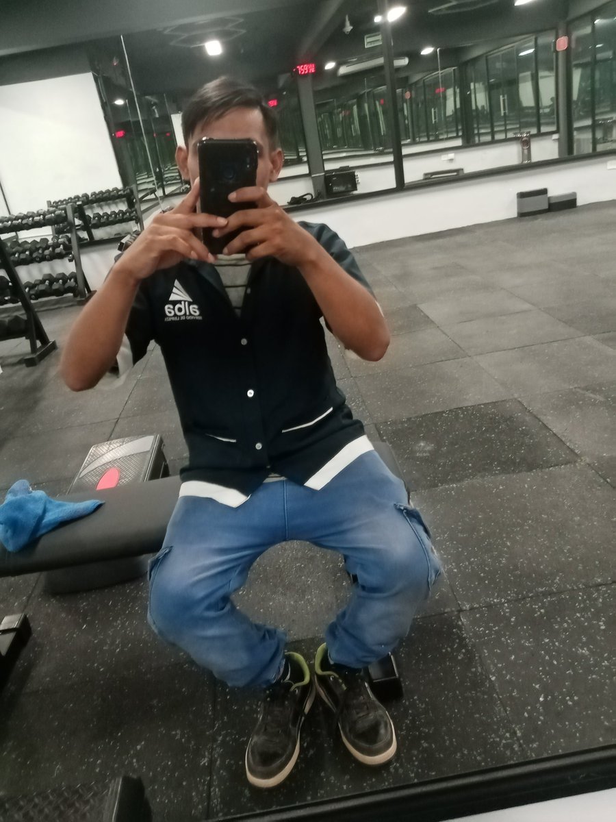 Fernandoca493's tweet photo. En el gym haciendo un poco de cardio 😅😎💪 https://t.co/RR9XzkBL3O