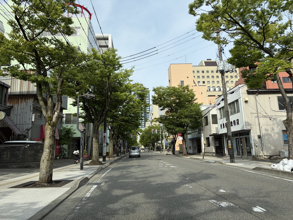 ittchan01's tweet photo. おはようございます
昨日から蒲原祭り
雨の降らない祭りは珍しいような
本日も頑張ってまいりましょう☺ https://t.co/dSprYf8CoI