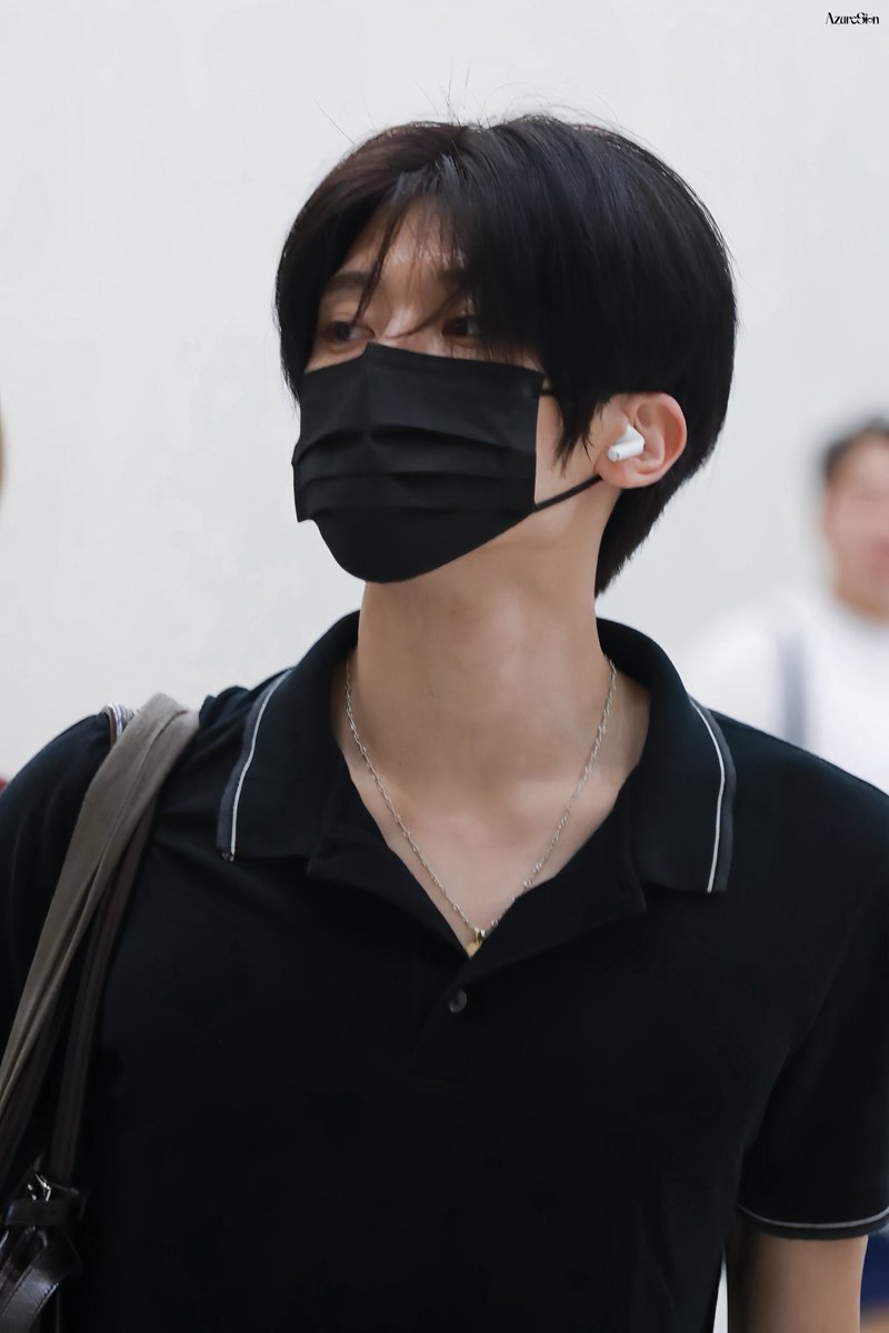 neowish_'s tweet photo. ユウシオン黒髪でやばい プロポーズは黒髪でするタイプの男なんだ😻😻 https://t.co/2becaxUvTb