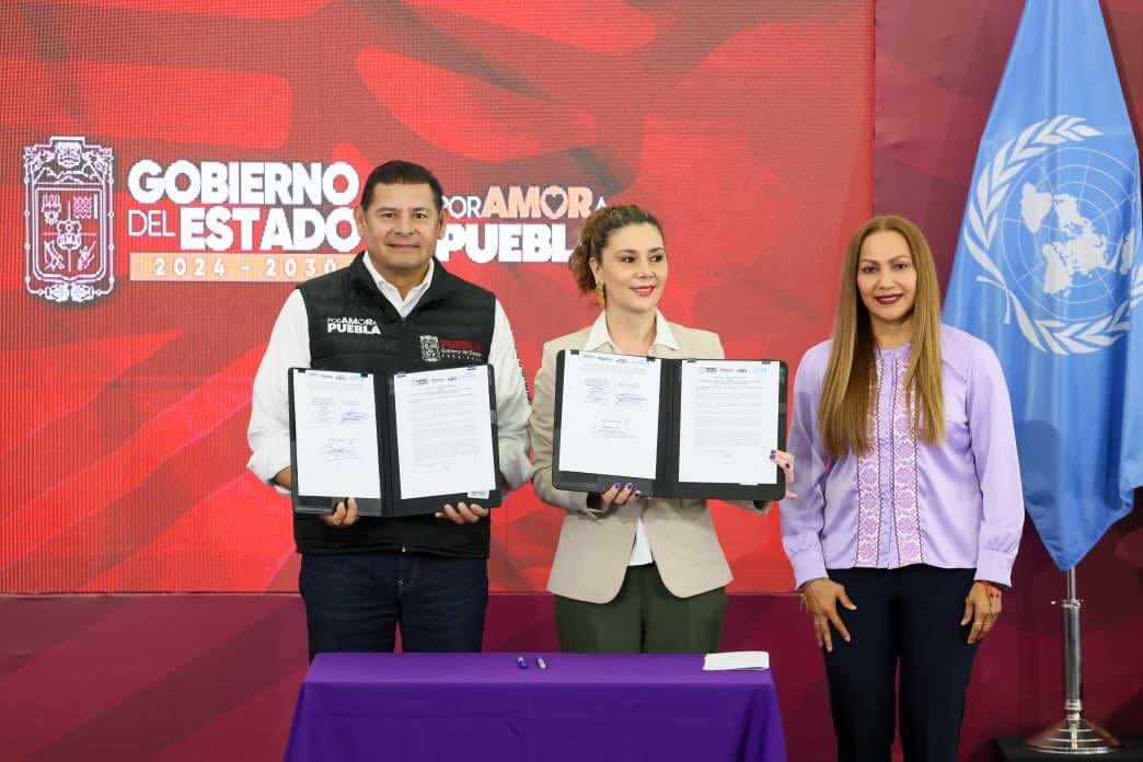 ONUMujeresMX's tweet photo. 📢ONU Mujeres y el Gobierno de Puebla fortalecen alianza para acelerar la igualdad de género y prevenir la violencia contra las mujeres

📎
https://t.co/mmdW4fRZHX https://t.co/1JWoTRB3t6