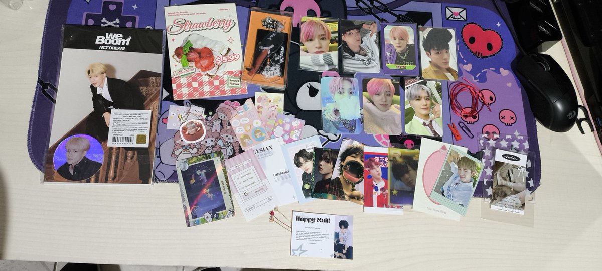 dearjeno_'s tweet photo. Feedback hiper positivo pra @chittastly q me mandou essa obra de arte em forma de pacote

Fiquei mais de 5 minutos abrindo só os brindes 🙃 veio tanta coisa q por um momento eu nem liguei pros meus cards 😂

Muito muito MUITO obrigada por tudo Nah, pela organização,

++ https://t.co/EgE0DZ0vam