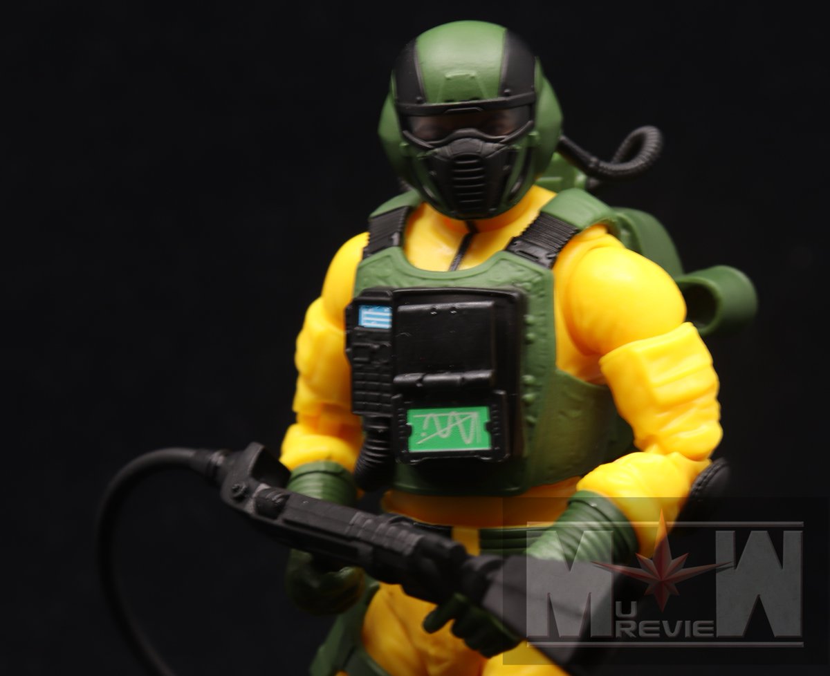 MUReview's tweet photo. G.I. Joe Classified Series #198 Airtight
@hasbro #hasbrotoypic #toyphotography #gijoe @gijoe @gijoeofficial #airtight @hasbropulse #nailedit #yojoe Airtight. I freaking loved this figure as a kid.  What the hell was he helping the Joes with? $27.99. https://t.co/WS6C9HFMob https://t.co/LRKLq5fAhj