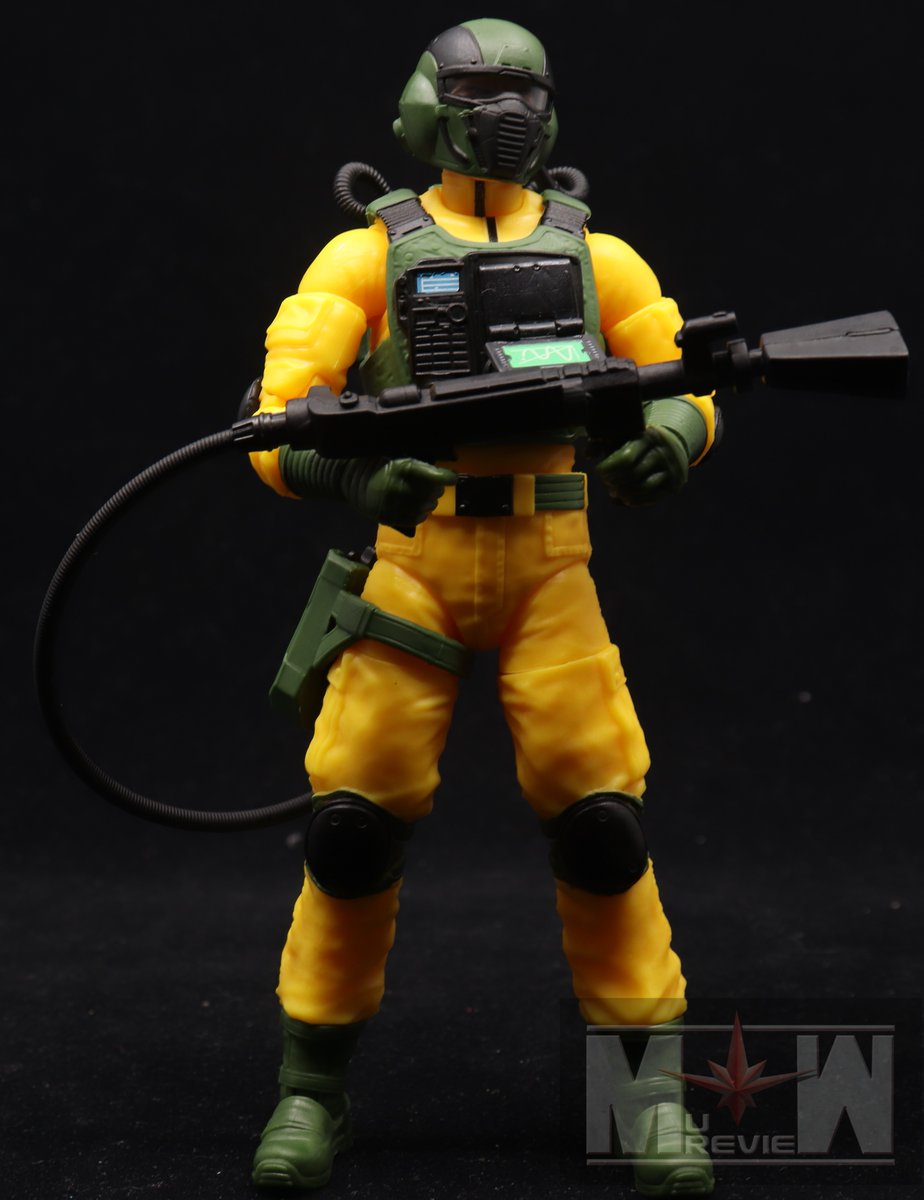 MUReview's tweet photo. G.I. Joe Classified Series #198 Airtight
@hasbro #hasbrotoypic #toyphotography #gijoe @gijoe @gijoeofficial #airtight @hasbropulse #nailedit #yojoe Airtight. I freaking loved this figure as a kid.  What the hell was he helping the Joes with? $27.99. https://t.co/WS6C9HFMob https://t.co/LRKLq5fAhj