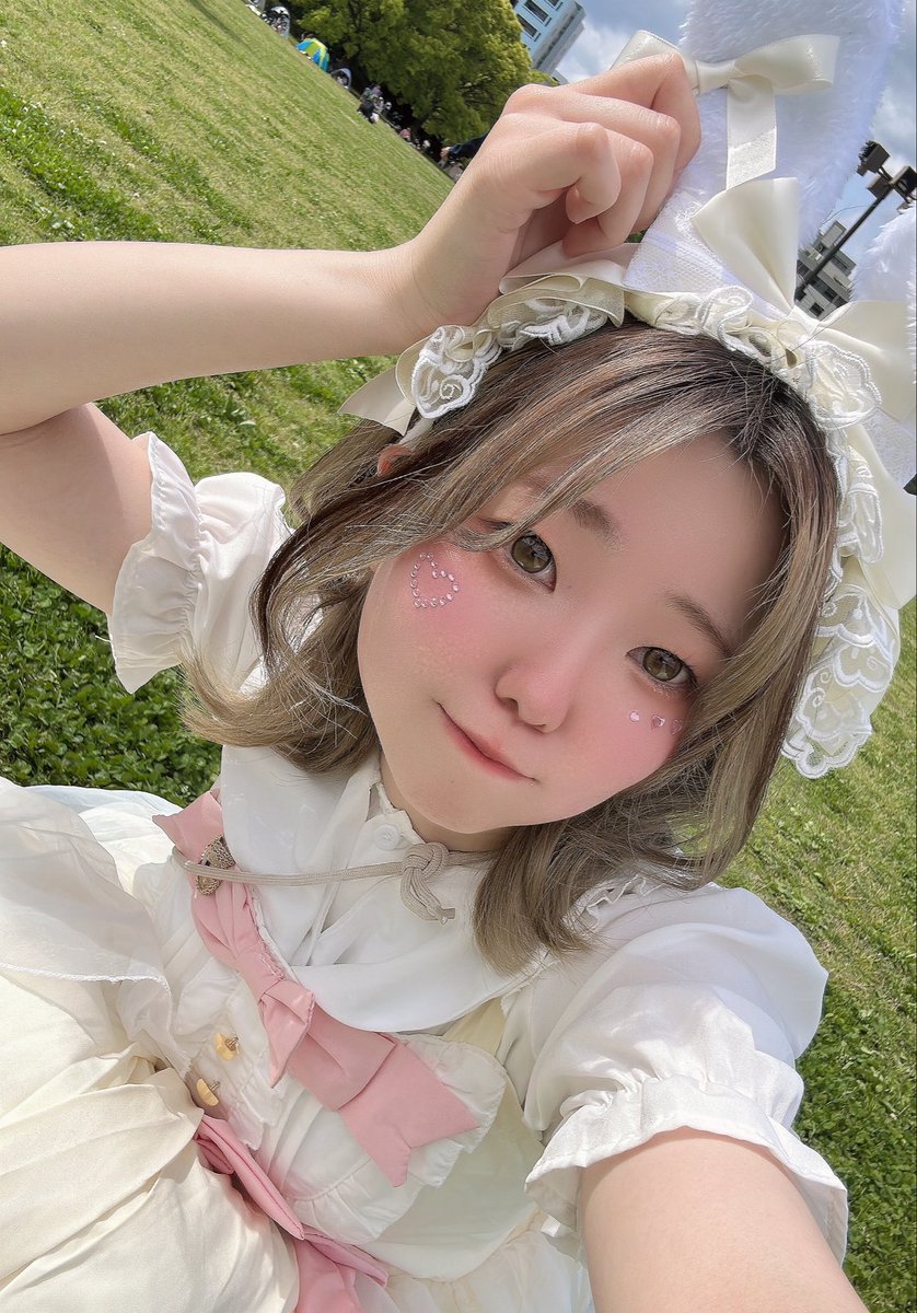 ohiru_odoru's tweet photo. おはよー！
七月はじめのいいねをくださいっܸᐢ. ̫.ᐢ ܸ
.

今週末新作もあがるよ〜〜ふふ https://t.co/8AAZXGLH5b