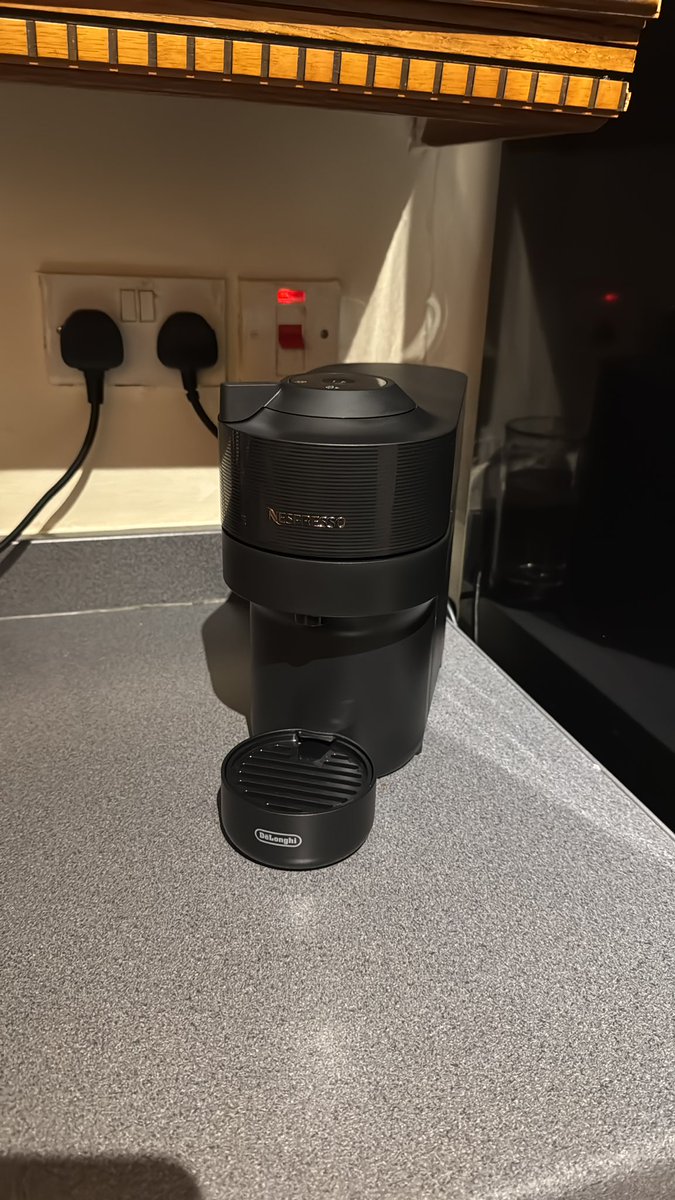 natashanlf_'s tweet photo. This coffee machine is now my entire personality lol https://t.co/6x4aDtM6wr