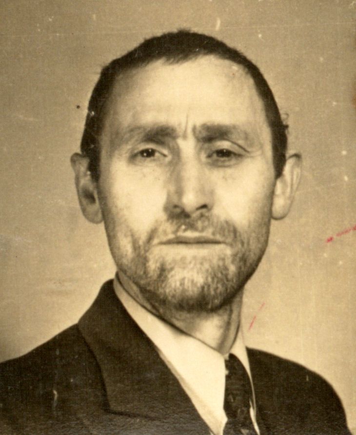AuschwitzMuseum's tweet photo. 1 July 1889 | Jewish man, Isak Sussholz, was born in Halych (then Austro-Hungarian Empire, today Ukraine). He emigrated to Belgium.

He was deported to #Auschwitz form Kazerne Dossin in Mechelen on 18 August 1942. He did not survive. https://t.co/UxA7DQc5c4