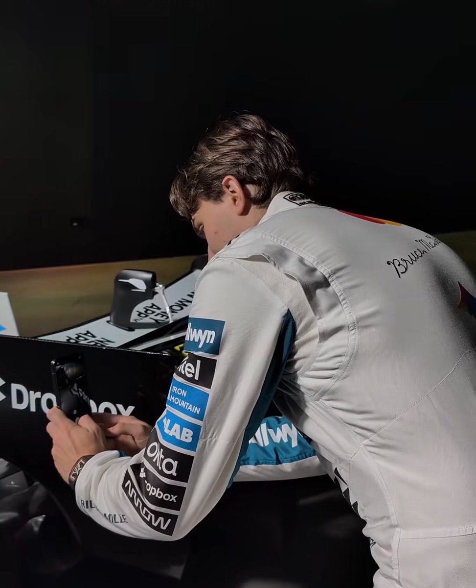 ₛₕₐ🏎️🐝 tweet media