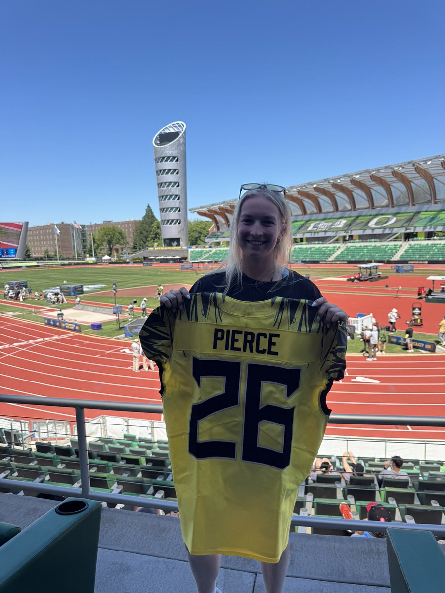 DuckSwag's tweet photo. Once a Duck, Always a Duck!

Thank you to our intern, Kerra Pierce, your four years as a student manager and your last year as our Olympic Sports Intern! We are sad to see Kerra leave, but excited for her next adventure with @FSU_Equipment !

#GoDucks #DuckSwag https://t.co/2aUY2bQR4o