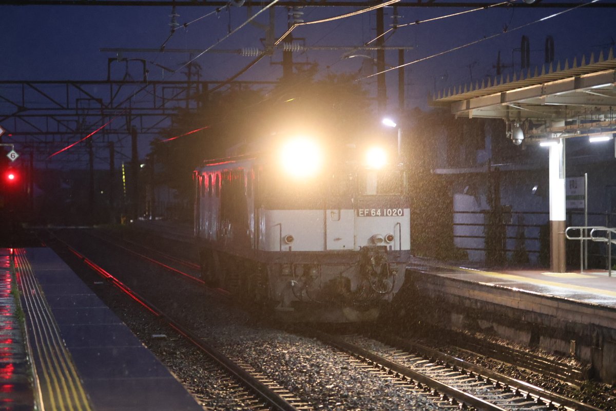 genki80001919's tweet photo. #過去撮影鉄道

ちょーどニ年前の今日。

篠ノ井線
EF641020　単機　

 #篠ノ井線
#EF64 
#EF641020
#EF64単機

※現代に蘇れEF64よ。

 撮影機材
CanonR10+SIGMA50-100f1.8Art
#Canon
#EOSR10 
#CanonEOSR10 
#EFEOSR 
#SIGMA
#50100mmf18
#50100mmf18Art

撮影日・2024年6月30日 https://t.co/T77UyMeiYd