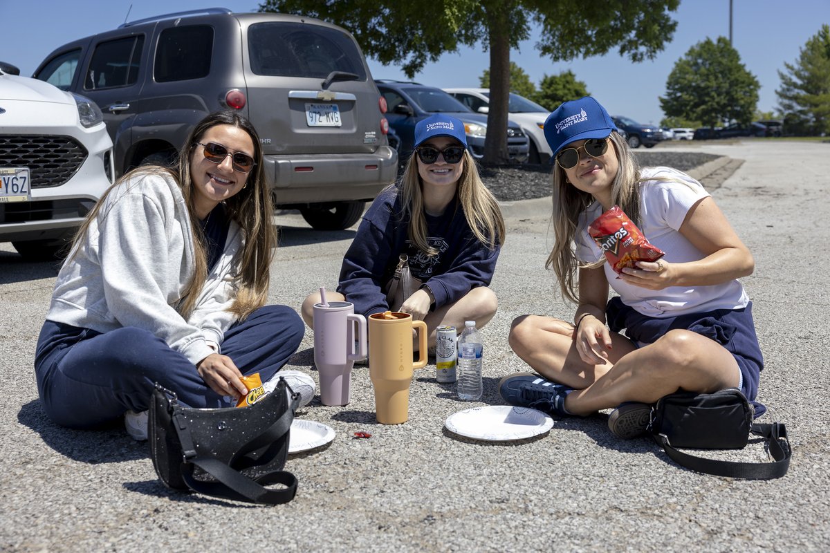 UniversityofSa3's tweet photo. 📣 Stay connected with USM Alumni!

Have you moved, changed jobs, or updated your email? Keep your contact information current so you never miss alumni events, news, and opportunities.

🔗 https://t.co/hBu0ifdmKa

#USMAlumni #StayConnected #FirstCityU https://t.co/1QaJtANNcT