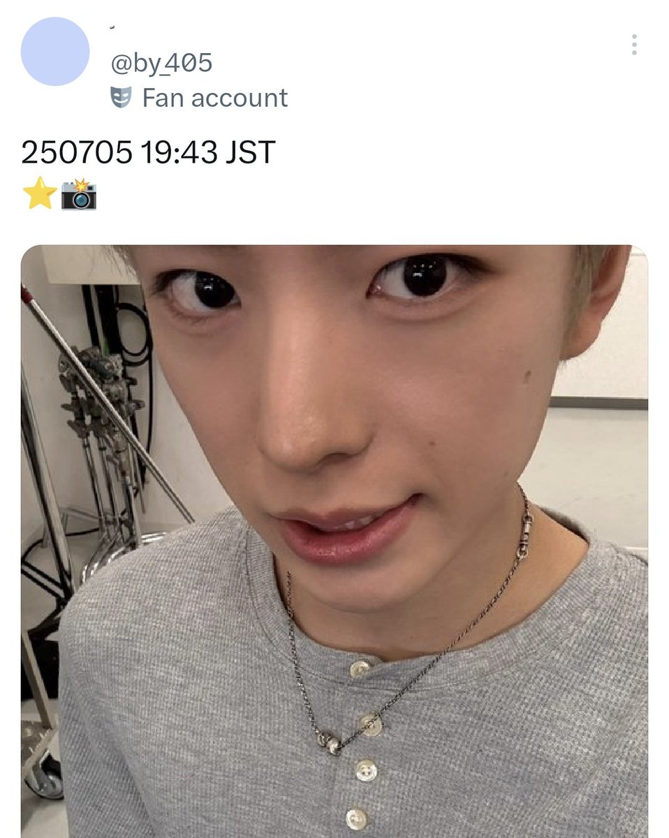 wishcyu's tweet photo. yushi dyed his hair last year on july 2025 and he changed his hair color a lot during that one year and now hes back to black 😭 so happy https://t.co/1xi4ZTQLLB