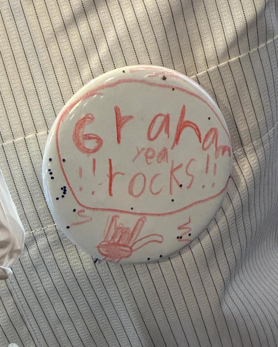 grahamformaine's tweet photo. Thanks, Ellis. You rock too. https://t.co/t2B4OqT0vW
