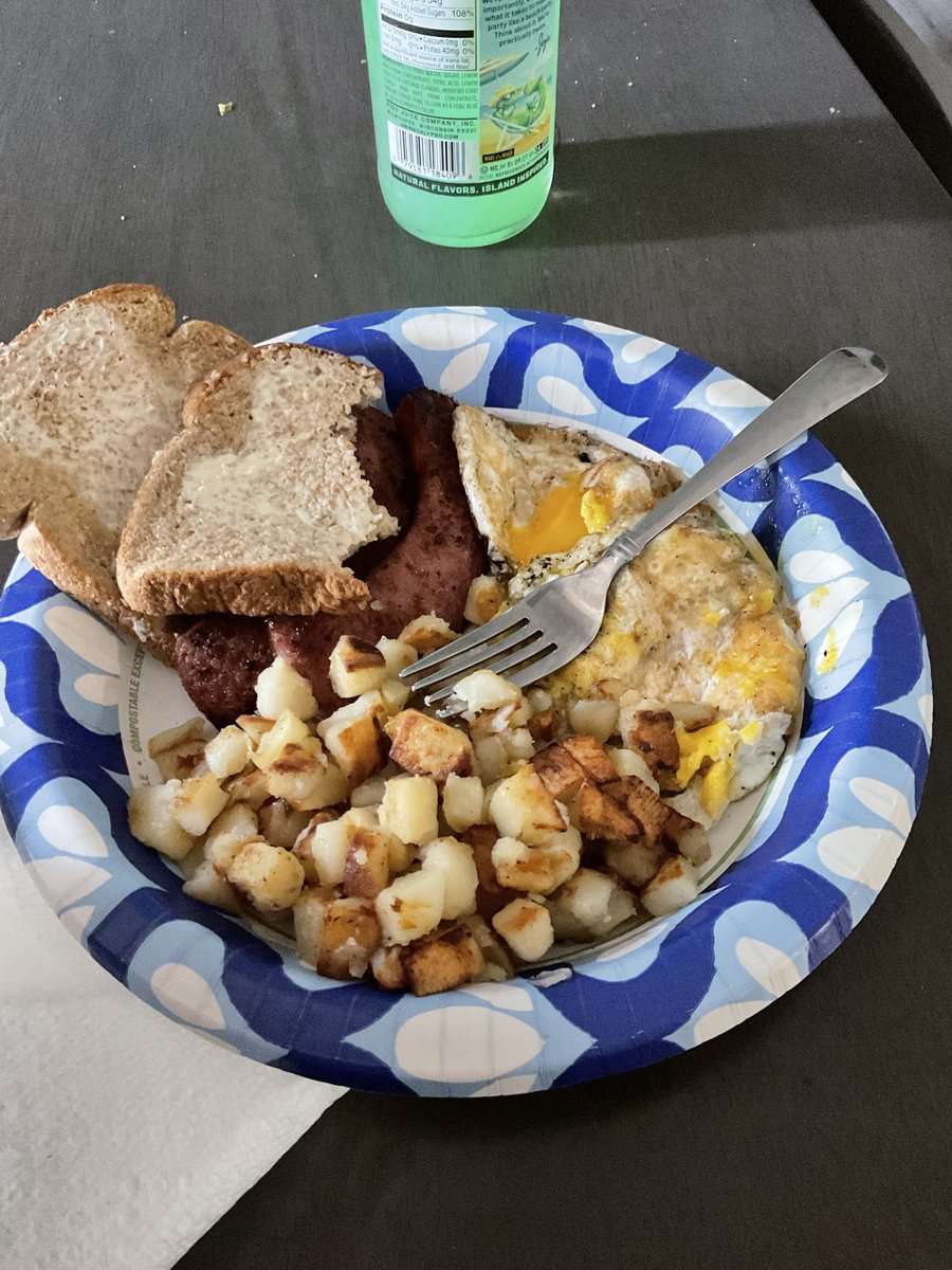 mari8vol's tweet photo. This toast costs more than your monthly worth. Prove me wrong.
Tribute link is in bio.🖤💸 https://t.co/3IwNk60iSR
