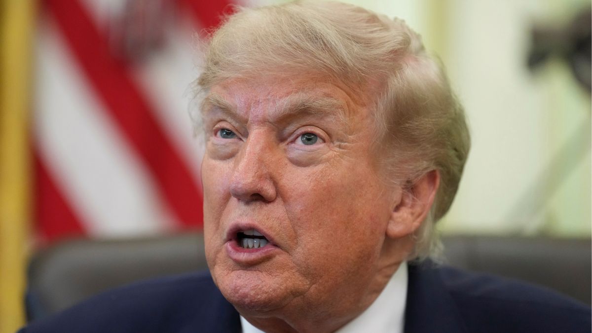 ABC7NY's tweet photo. Trump made $1 billion from crypto, financial disclosure shows https://t.co/mz1EqEAklR https://t.co/JVyydDT6Od