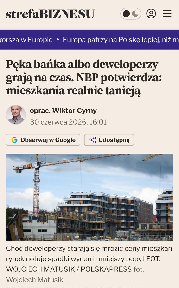 DawidParzyk's tweet photo. "Z najnowszego raportu NBP płyną długo wyczekiwane wieści dla kupujących. Choć deweloperzy uparcie bronią cenników i zamrażają stawki, to po uwzględnieniu inflacji i rosnących pensji mieszkania w Polsce wreszcie realnie tanieją. Na rynku widać ewidentny brak popytu, a w stolicy zanotowano już pierwsze wyraźne spadki cen transakcyjnych z drugiej ręki."

https://t.co/m3rG46E0PA