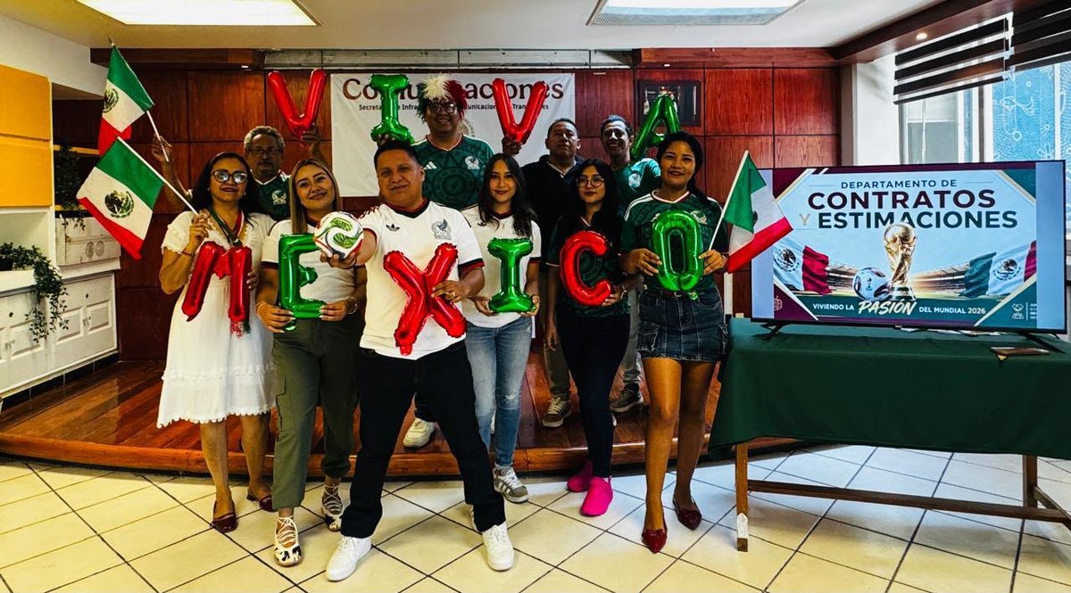 SICTGuerrero's tweet photo. Hay momentos que nos unen más allá de nuestras labores diarias.

Hoy, las y los trabajadores del Centro SICT Guerrero vestimos con orgullo los colores de México para expresar nuestro apoyo y enviar la mejor de las energías a nuestra Selección Nacional.

¡Vamos, México! 🇲🇽⚽💚🤍 https://t.co/28JsIXANaD