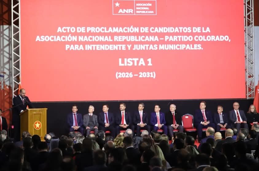gobiernocolopy's tweet photo. El pueblo Colorado habló en las urnas y les confió una gran responsabilidad. Ahora, el desafío es estar a la altura de esa confianza. Les pido dejar de lado las diferencias y trabajemos juntos, por el bienestar de cada familia paraguaya https://t.co/gEAf6FDrBp