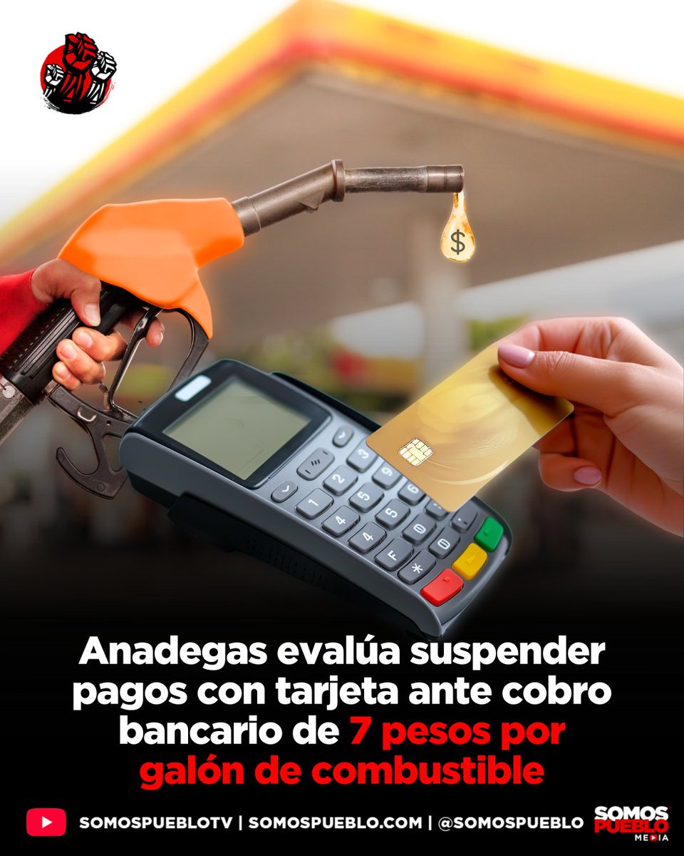 RDSomosPueblo's tweet photo. El presidente de la Asociación Nacional de Detallistas de Gasolinas (Anadegas), Juan Elías Pérez, advirtió que los miembros de la entidad retirarán todas las terminales de pago electrónico de las estaciones de combustibles, debido a las comisiones aplicadas por la banca dominicana, las cuales calificaron como desproporcionadas.

El representante del sector detallista explicó que las entidades financieras comerciales retienen aproximadamente el 27 % de la utilidad bruta que reciben los establecimientos. Indicó que la situación se ha vuelto insostenible para el empresariado, ya que el cargo representa un costo de siete pesos por cada galón de combustible comercializado.

Asimismo, la dirigencia de la organización gremial reportó que, además del cobro fijo por volumen, el sector financiero aplica una comisión porcentual adicional por el uso de tarjetas de crédito y débito, lo que reduce significativamente los márgenes de operación permitidos en los puntos de venta autorizados.

Ante este escenario de costos, los detallistas evalúan suspender de manera definitiva las transacciones digitales en las estaciones de servicios a nivel nacional, por lo que hicieron un llamado a revisar las tarifas vigentes a fin de no afectar los mecanismos de pago alternos disponibles para los usuarios de vehículos.

Amplía esta y otras noticias en nuestra página web https://t.co/LL2u5zFceM 📲.