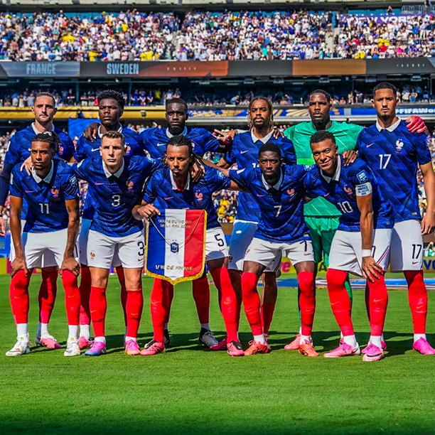 centregoals's tweet photo. 🚨🚨🎙️| Gary Neville on France's attacking line: 

"I always look at games from a defensive perspective. Those four France attackers that started the game will cause 𝐍𝐈𝐆𝐇𝐓𝐌𝐀𝐑𝐄𝐒 for every single defender at this tournament and I don't know how you stop that. It's a level above." 🔥