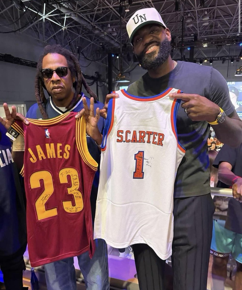mitchell_ness's tweet photo. Appreciate greatness while you can. 🐐

What’s the next step in the journey for Bron? 👑 https://t.co/sa7LROJ5tk
