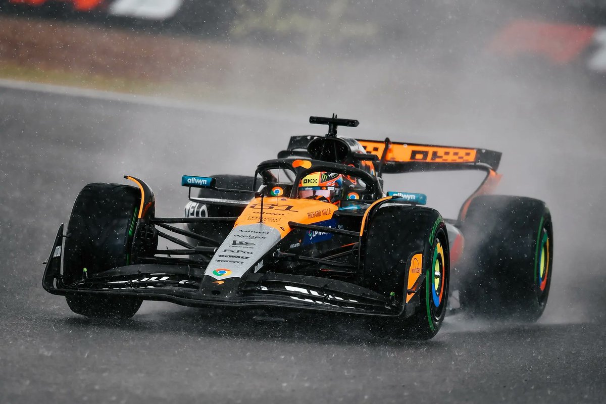 F1GuyDan's tweet photo. Oscar Piastri took the lead of last year's British GP on Lap 8

On Lap 14, he already had a 13.5s lead in the wet

What could have been ... https://t.co/vb7aRKT0Le