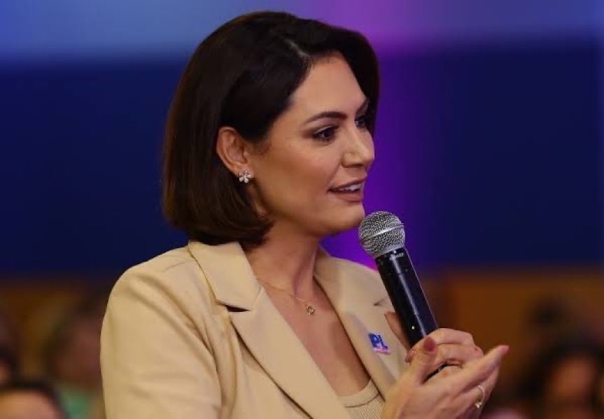 NewsLiberdade's tweet photo. 🚨URGENTE - Michelle Bolsonaro acaba de anunciar sua saída da presidência do PL Mulher https://t.co/bXoBZYc8s7