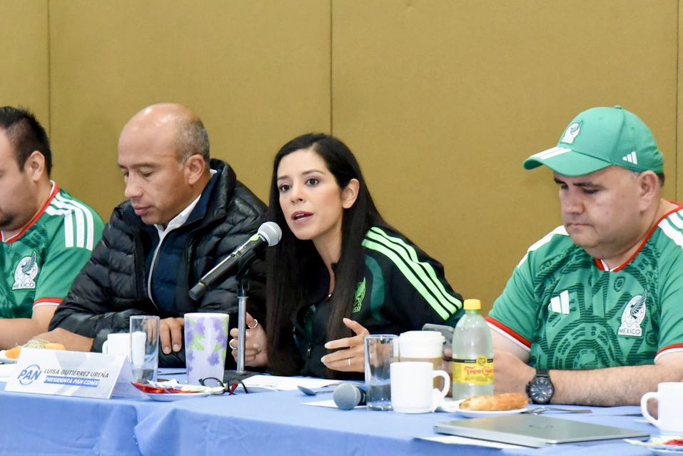 aczarv's tweet photo. Como Secretario de Comunicación @PAN_CDMX, participé hoy en el Sistema PAN. 

Delineamos: 

1.- Estrategia territorial para 2027. 
2.- Apoyar a los mejores liderazgos.
3.- Salir a tocar casa por casa. 
4.- Eliminar a @GPMorenaCdMex https://t.co/O8KIZoR5pC