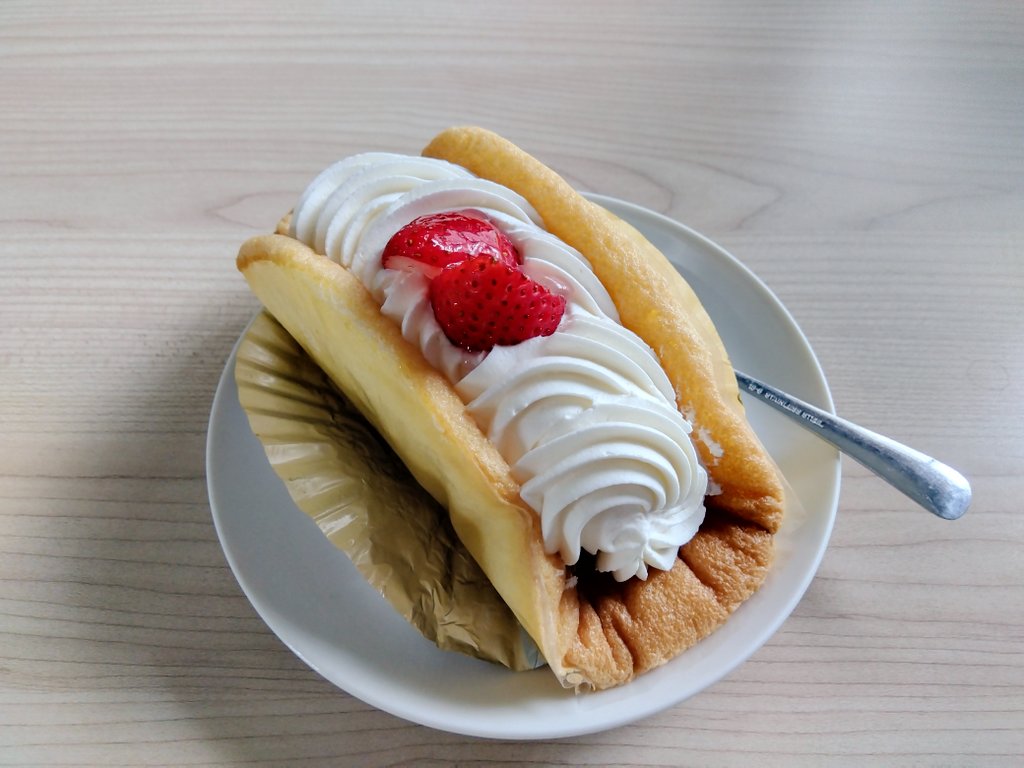 Colin5Ezono's tweet photo. 見るだけで
私が少しごきげんになる写真たち🥳

未ポストおやつ🎶
♪どらもっち(あんこ&amp;ﾎｲｯﾌﾟ)51%増量
♪オムレット🍓🍌
♪抹茶パフェ
♪おはぎ 3種

春から初夏のあまいもの
ごちそうさまコロコロリン🎵
#おやつ https://t.co/psNwIAaHSU