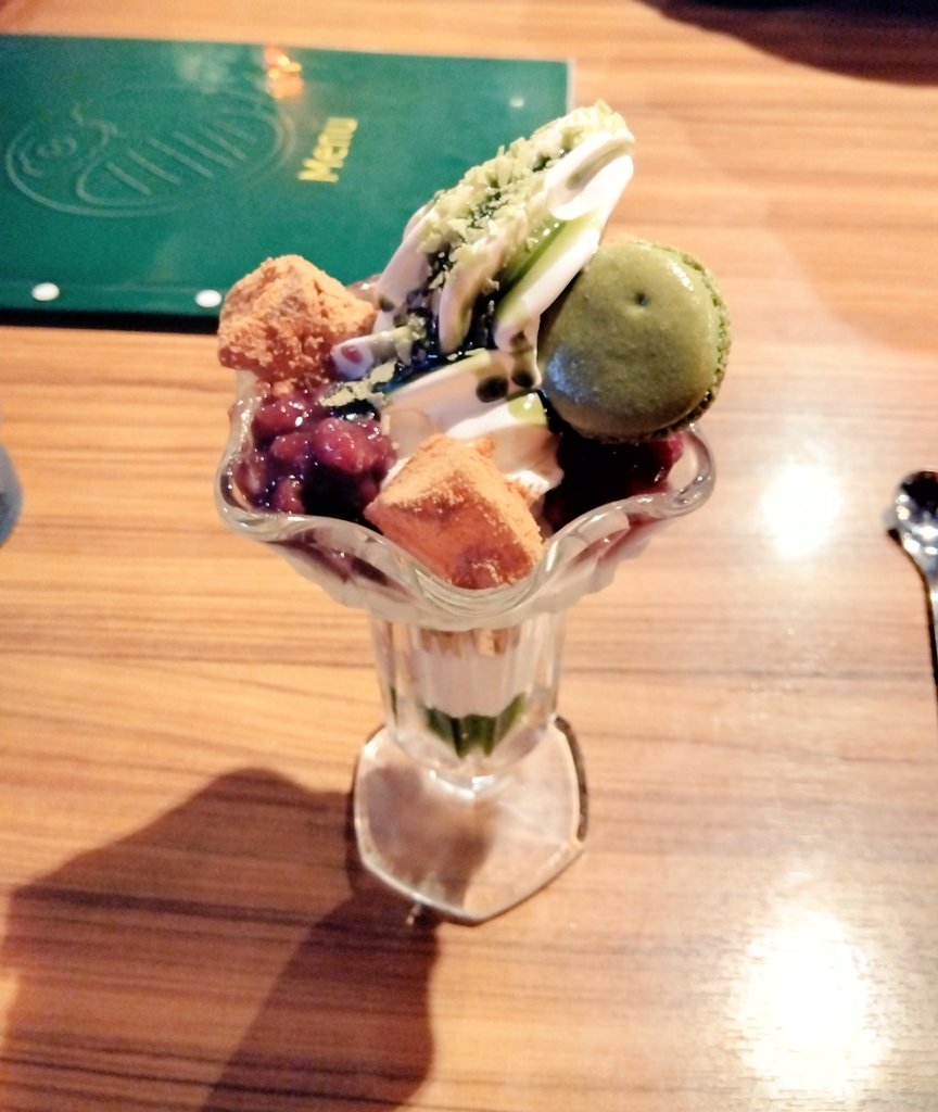 Colin5Ezono's tweet photo. 見るだけで
私が少しごきげんになる写真たち🥳

未ポストおやつ🎶
♪どらもっち(あんこ&amp;ﾎｲｯﾌﾟ)51%増量
♪オムレット🍓🍌
♪抹茶パフェ
♪おはぎ 3種

春から初夏のあまいもの
ごちそうさまコロコロリン🎵
#おやつ https://t.co/psNwIAaHSU
