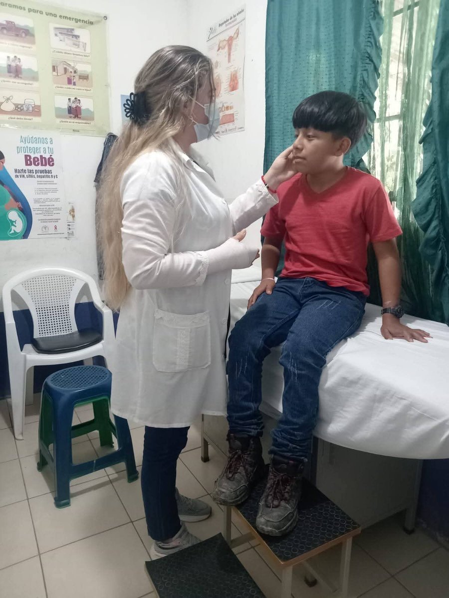 IsraelVazq6664's tweet photo. Voluntad de servir con amor, profesionalidad, humanismo, altruismo y solidaridad. Eso nos ha caracterizado durante más de 27 años de ininterrumpida labor en la hermana República de Guatemala.
#CubaPorLaSalud
#HechosYNoPalabras
#CubaCoopera
#BMCGuatemala https://t.co/Km4xefLf95