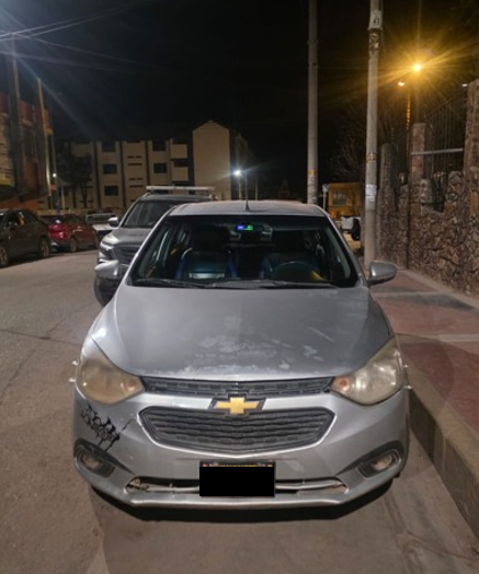 Regpol_Puno's tweet photo. #Puno🚨 | Efectivos de la Comisaría PNP Santa Bárbara “B”, durante un operativo policial, intervinieron un vehículo que registraba requisitoria vehicular vigente por mandato judicial, solicitada por el 7.° Juzgado Civil Comercial. #PoliciasEnAccion👮🚔 https://t.co/tvvfP8FRy0