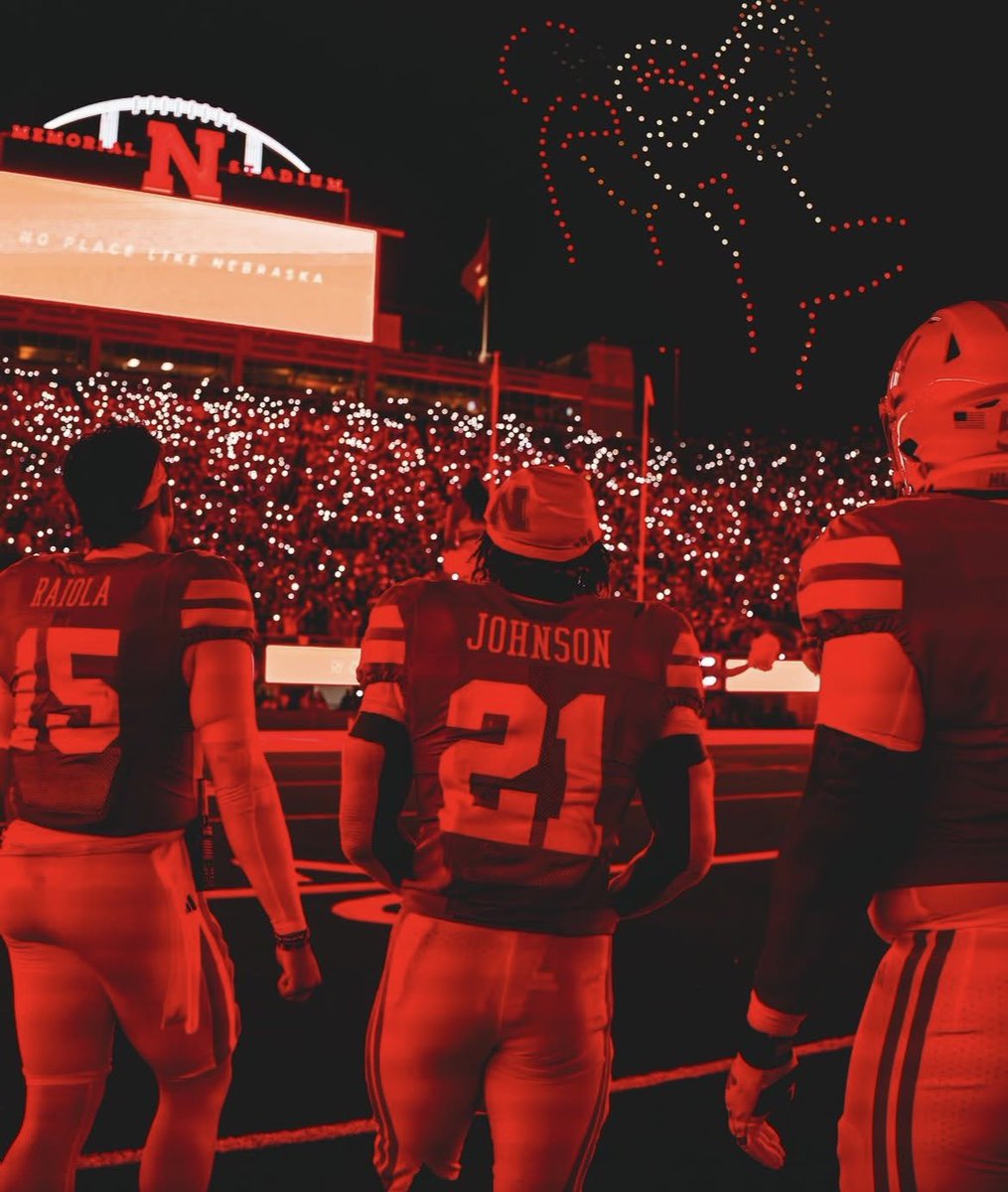 DariasJohnson's tweet photo. I am blessed to receive an offer from Nebraska University.
@CoachRoyM @s_kwilli32 @CoachEJbarthel @bmpetersonsport @Coach_McGuire5 @TrenchesElite @ChadSimmons_ @adamgorney @AnnaH247 @NPCoachJeff https://t.co/DrfztNXk3g