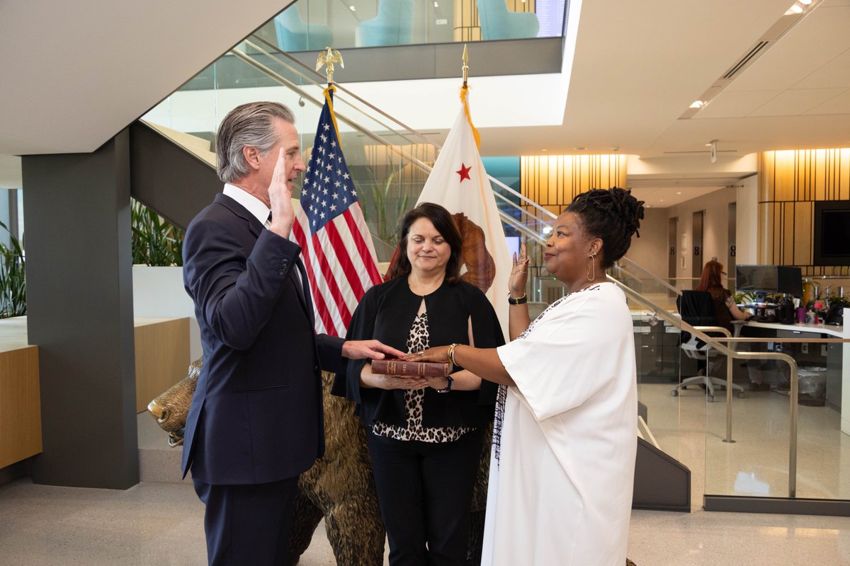 CAgovernor's tweet photo. I'm proud to appoint Tomiquia Moss to lead the California Housing and Homelessness Agency. Tomiquia is a proven leader who understands that housing is foundational to opportunity, dignity, and economic security.

Her experience, grit, and vision will drive our state forward. https://t.co/oJZW4hNbIw