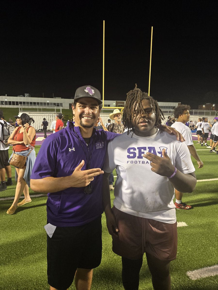 JahronMiller's tweet photo. Stephen F Austin Camp was amazing!! I got to meet their amazing Defensive Line Coach, Coach Chambers!!!!! https://t.co/pM2lLULz1d