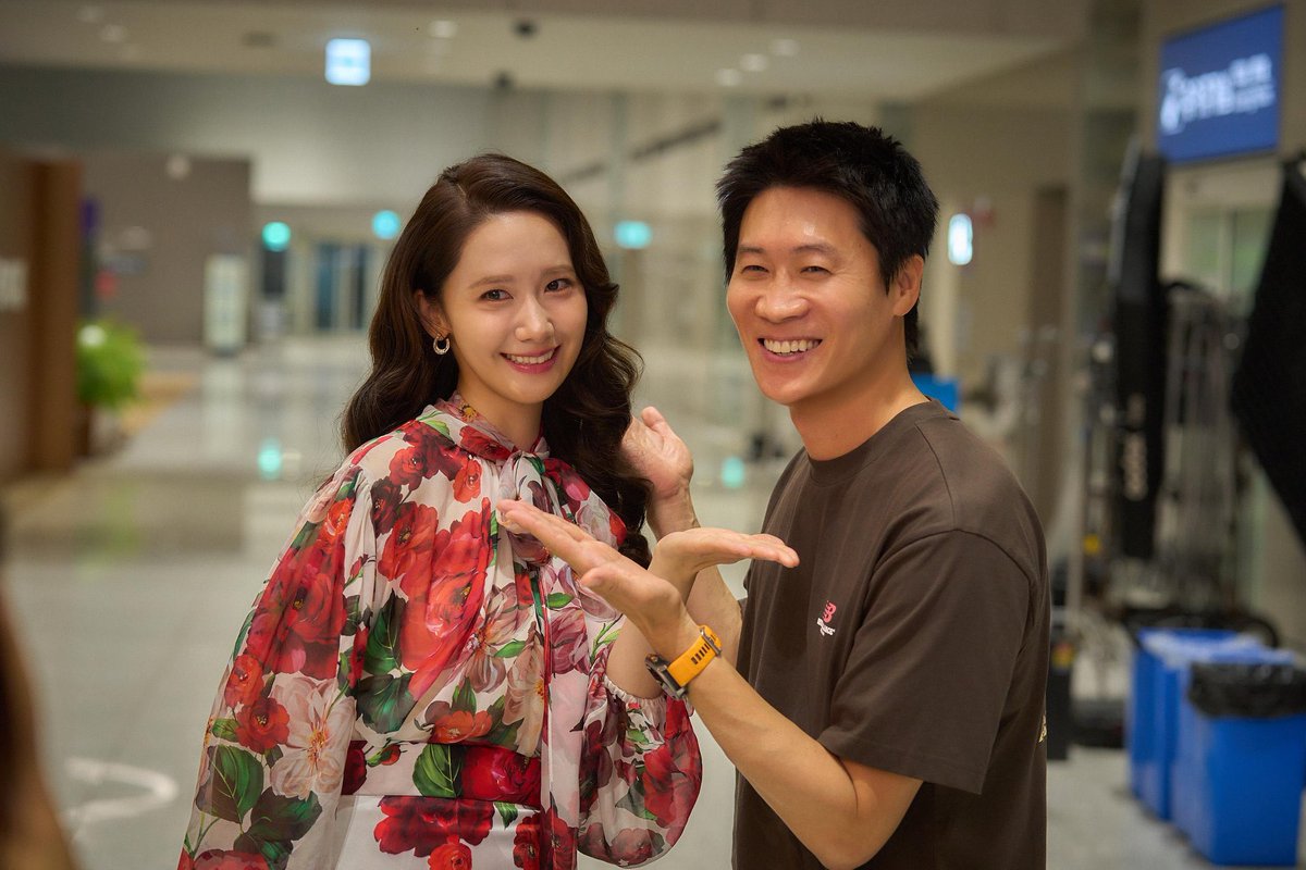 Cindot_Fc's tweet photo. PHOTO | 260701, Lim YoonA with Jin Sunkyu from ‘Husbands in Action’ behinds 📸

#LimYoonA #임윤아 #YoonA #윤아 https://t.co/Te01lV75o6