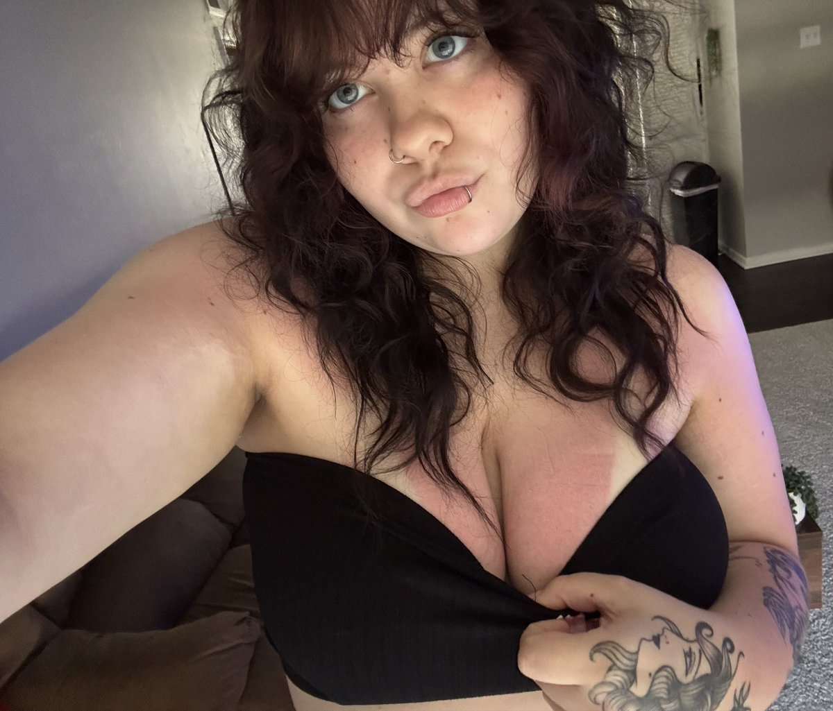subtlexcucumber's tweet photo. Hii, How is everyone today? 🩷
#nsfwtwt https://t.co/nYOHJNZw2Z