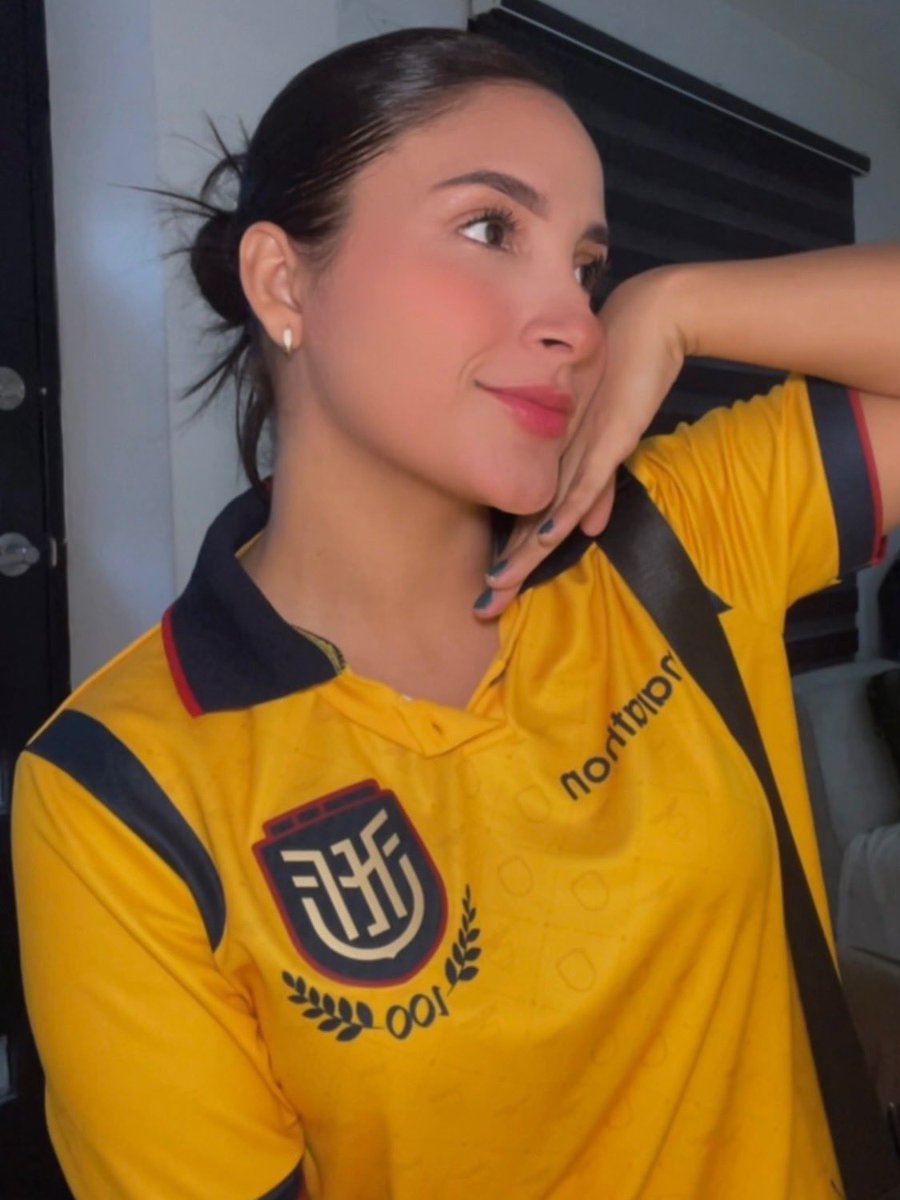 linaec8's tweet photo. Y si muere, muere arrecho💛 https://t.co/GoT4EBDnAS