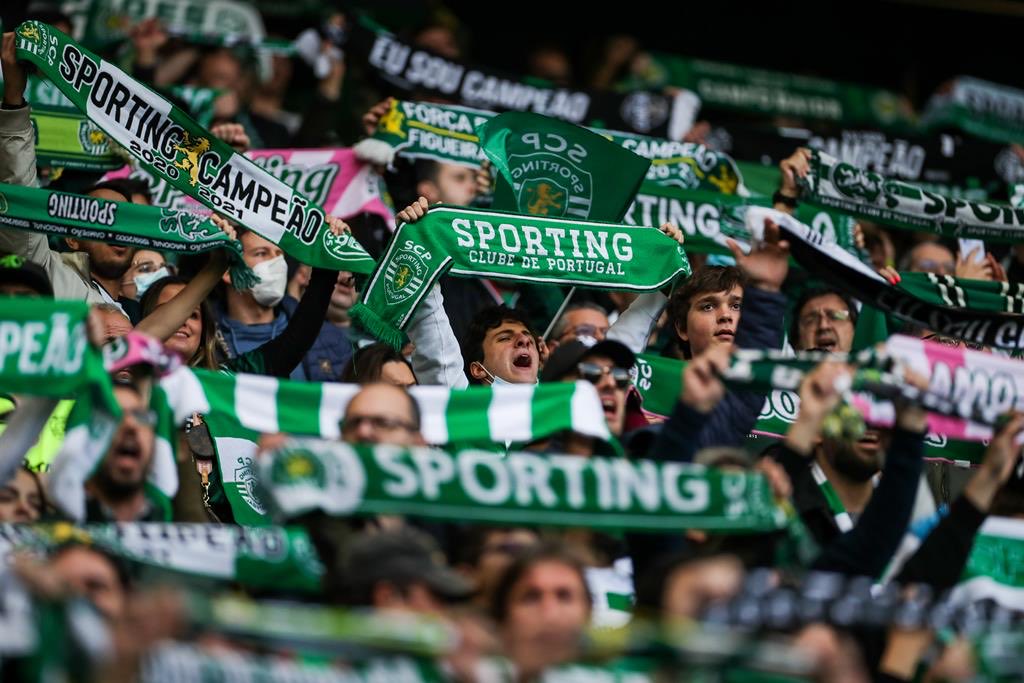 SportingMade's tweet photo. Parece a típica frase clichê, mas realmente o amor por este clube é algo inexplicável.

Como assim dedicamos tanto da nossa vida a algo que que já nasceu connosco?

Ser sportinguista não parece que tenha sido uma escolha, mas amar desta forma certamente que foi.

Orgulho eterno. https://t.co/QDnlbFasj3