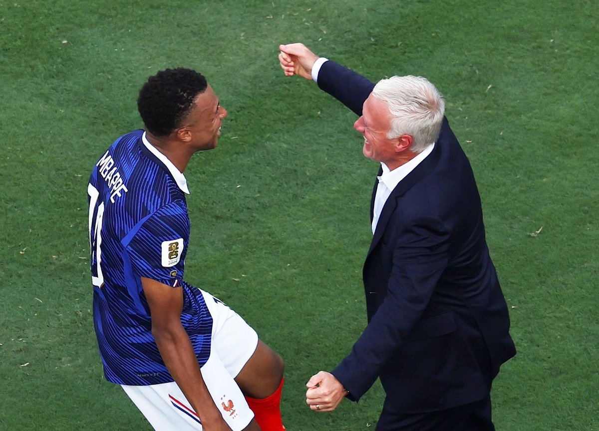 FabrizioRomano's tweet photo. 🫂🇫🇷 Kylian Mbappé: “The hug with Deschamps after the goal? That's the DNA of this group”.

“The coach has been through certain circumstances, and we're all with him and will continue to support him”. https://t.co/5eyFPVDHku