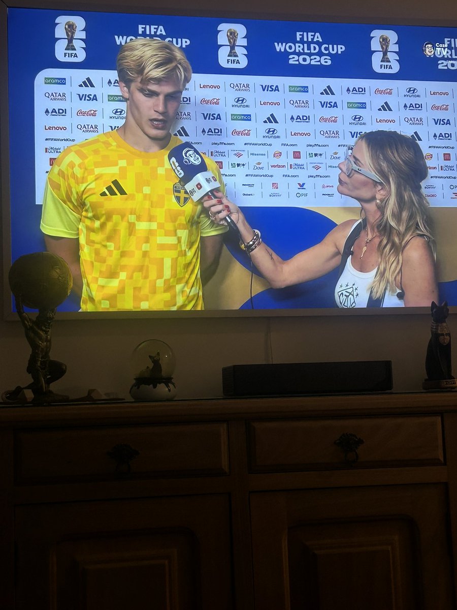 saturnocats's tweet photo. Morrendo que o caze tv fez a nossa alegria entrevistando o Lucas Bergvall https://t.co/S93nSZtVaR