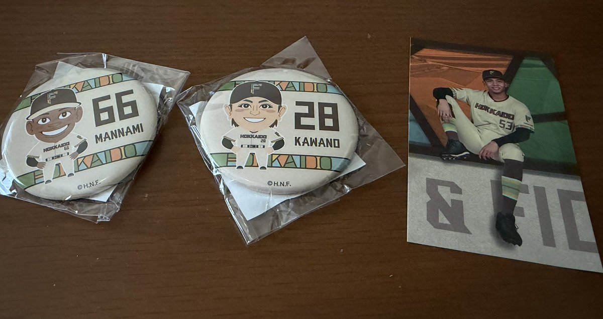 banchoooF's tweet photo. ファイターズ 交換 WE LOVE HOKKAIDO

缶バッジ、ステッカーとも、郡司選手のものと交換して下さる方いらっしゃいませんか？
本日、エスコンにて交換可能です！
よろしくお願いします🙇‍♀️ https://t.co/IzRfWWtJDm