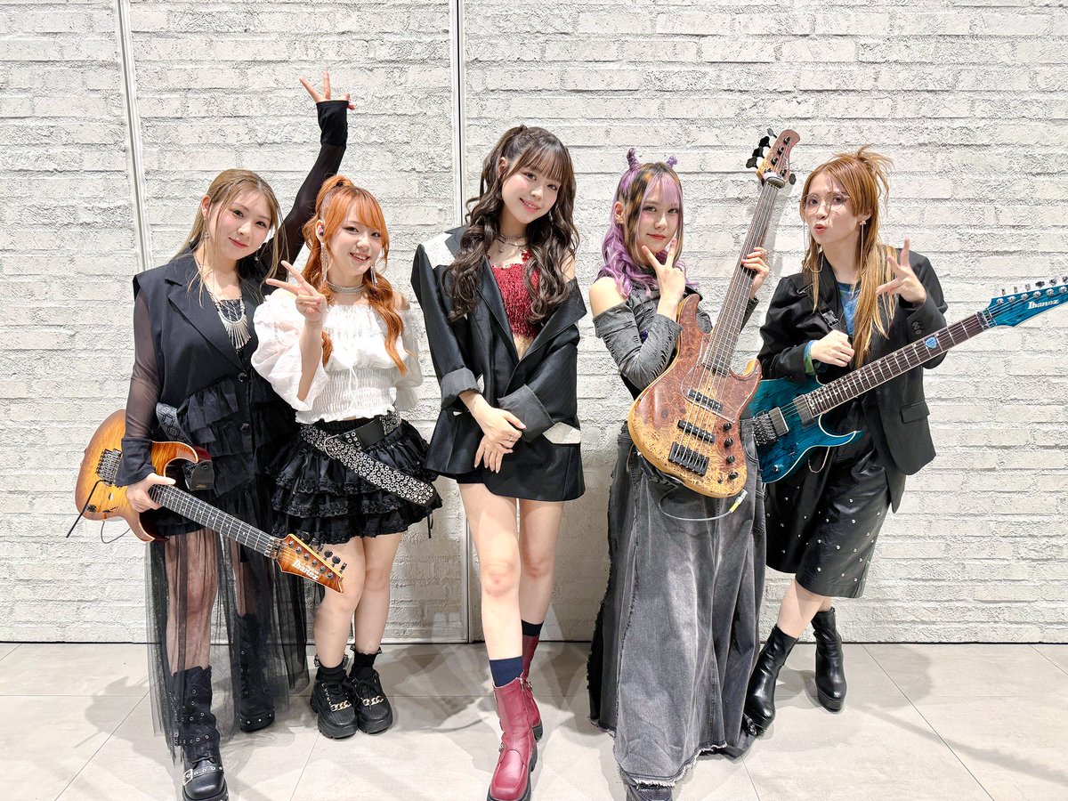 enknodue's tweet photo. LIVEの予定🤘
7/25 Lonesome_Blue東京
7/26 KOIAI 宮城
8/16 SEX MACHINEGUNS埼玉
8/29 LOVEBITES福岡
8/30 LOVEBITES広島
9/13 LOVEBITES 宮城
9/17 SEX MACHINEGUNS 宮城
9/19 LOVEBITES 石川
9/25 LOVEBITES東京
9/26 LOVEBITES東京

一緒になる皆様、よろしくお願いします🙇 https://t.co/bMrBJabJuV