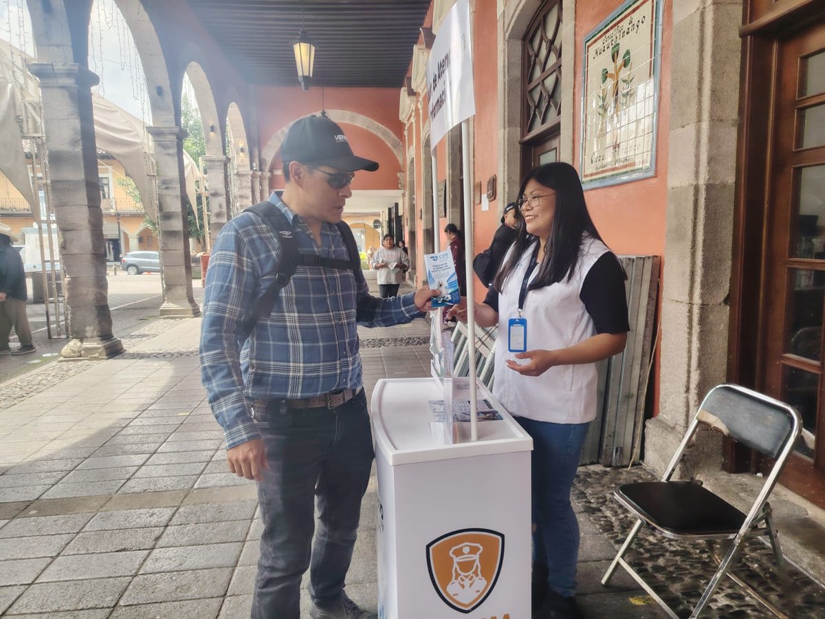 CDHPuebla's tweet photo. 🥅¡Hoy que juega México, tus derechos también son los protagonistas de la cancha

Desde muy temprano, el equipo de la #CDHPuebla se puso la camiseta. Nuestros Módulos de Información y Prevención se instalaron en diversos puntos estratégicos del estado para brindar información sobre cómo identificar señales de alerta y qué hacer ante posibles vulneraciones a los derechos humanos.

¿Nuestro objetivo? ¡Ganarle el partido a la trata de personas, el abuso y la explotación! 🥅❌

¡En la defensa de tus derechos, jugamos en equipo! Si nos ves, acércate.