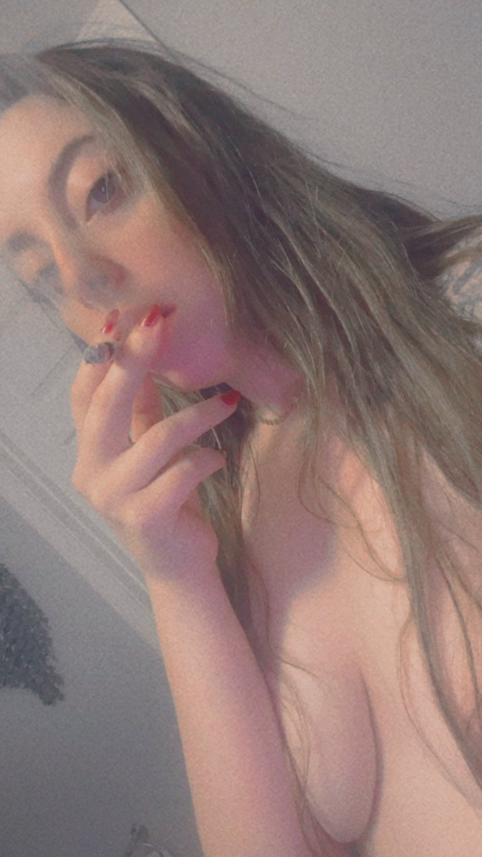 SenselessSienna's tweet photo. 🤭 https://t.co/vFFAaaUtP7