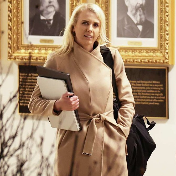 Mollyploofkins's tweet photo. Is Natalie a stalker, honeypot, or grifter? https://t.co/Ml0UjZqoyL